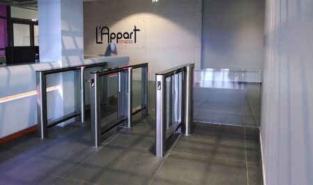 Ограждение PERCo BH06 из закаленного стекла шириной 1500 мм