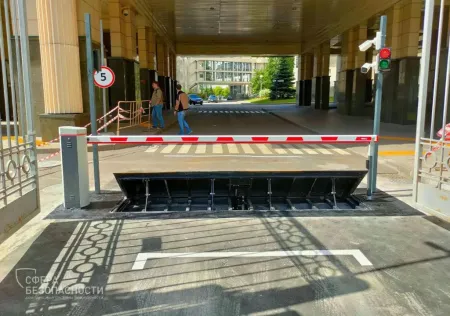 Дорожный блокиратор ППВ-СБ противотаранный, врезной