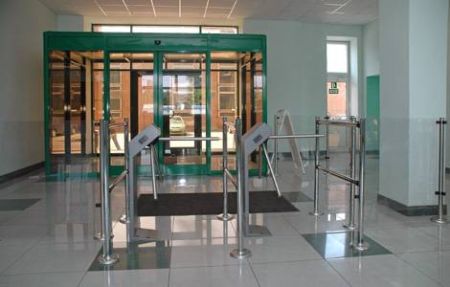 Турникет-трипод PERCo-TTR-04.1G из окрашенной стали, темно-серый (с планками Антипаника)