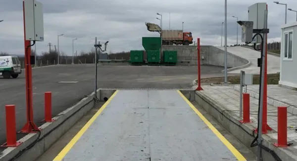 Радиационный монитор Атомтех СРК-АТ2327 с 4-мя блоками БДКГ-11/1, транспортный