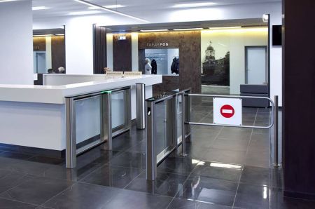 Турникет PERCo-ST-01 "Скоростной проход" с распашными створками PERCo-ATG-300 (ширина створки 300 мм)