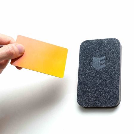 Считыватель бесконтактных карт ESMART® Reader BLE серии STONE (ER1701)