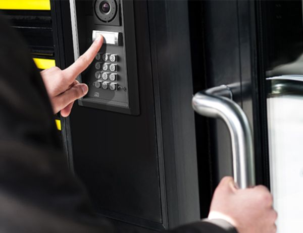 IP-видеодомофон 2N IP FORCE, 1 кнопка вызова, клавиатура (2N9151101CHKW)