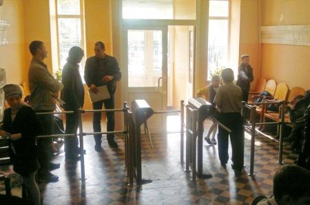 Электронная проходная PERCo-KT02.9 с активированным ПО PERCo-SP13 с планками Антипаника