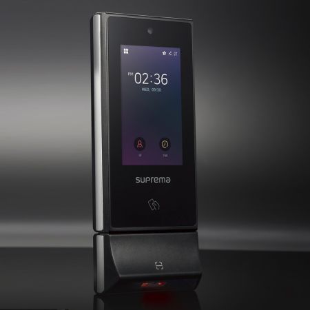 Мультиформатный терминал Suprema X-Station 2 XS2-QAPB с идентификацией по картам, смартфонам и QR кодам