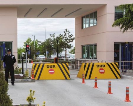 Блокиратор дорожный гидравлический RRB 600 (RRB-55F60-2p) с двумя гидроцилиндрами, усиленный K8, длина 5500 мм