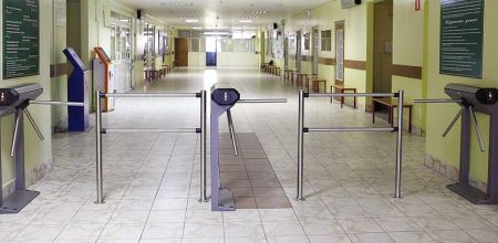 Электронная проходная PERCo-KT02.9 с активированным ПО PERCo-SP13 с планками Антипаника