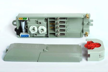 Соединительная коробка для сетей освещения EK 340 G2S-2d Соединительная коробка для сетей освещения EK 340 G2S-2d