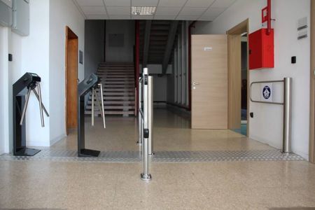 Турникет-трипод PERCo-TTR-04.1E из окрашенной стали, черный с блестками (с планками Антипаника)