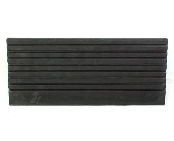 Съезд с бордюра резиновый СР-100-1 средняя часть