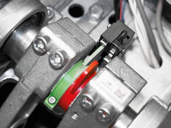 Шлагбаум автоматический DoorHan Barrier-PRO4000LED