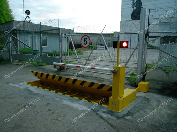 Противотаранная дорожно-заградительная установка ПДЗУ-L-3 с дорожным покрытием