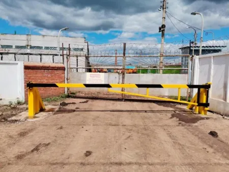 Противотаранный шлагбаум ПШГ-СБ (Л) 4000 горизонтальный, электромеханический, 3,5 тонны