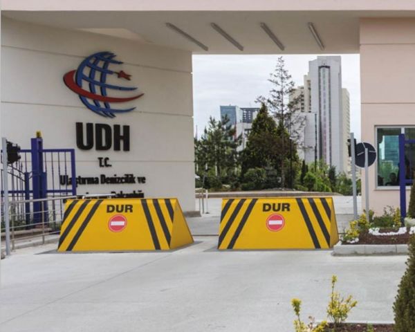 Блокиратор дорожный гидравлический RRB 600 (RRB-45F60-2p) с двумя гидроцилиндрами, усиленный K8, длина 4500 мм