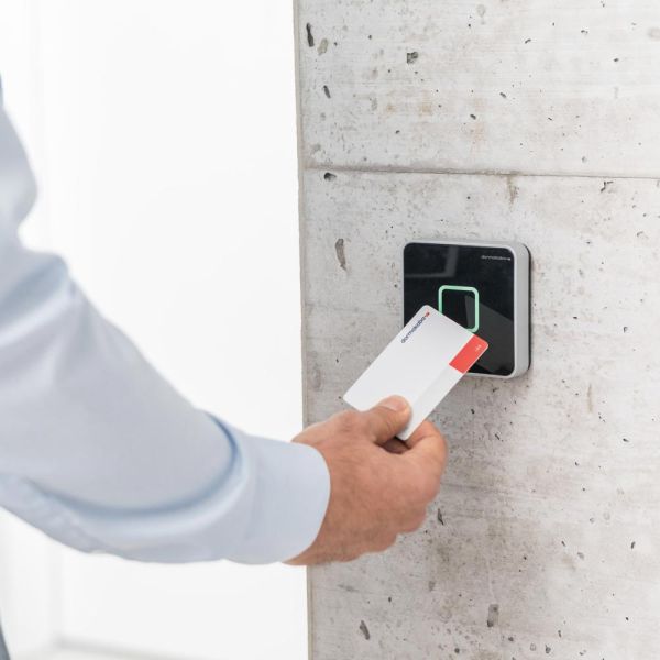 Считыватель-антенна dormakaba 9001-K6 (TP4) RFID+BLE, для работы с ПО MATRIX PRO