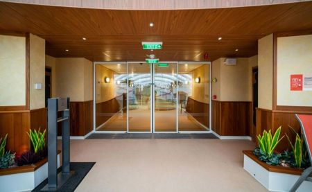 Автоматическая раздвижная дверь dormakaba ST FLEX, одностворчатая