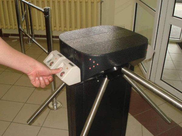 Турникет-трипод двухпроходной Ростов-Дон РД Т283М1 из окрашенной стали (без планок)