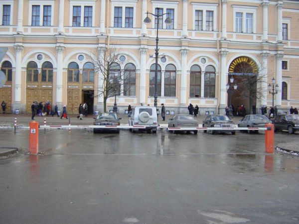 Шлагбаум автоматический скоростной Фантом Спринт-Арктик SА3000 с круглой стрелой 3 метра