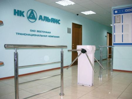 Турникет-трипод двухпроходной Ростов-Дон Т283М1 из окрашенной стали (без планок)