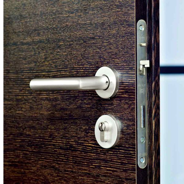 Электромеханический замок dormakaba SVP 6710 антипаника, для профильных дверей, лицевая планка 270х24