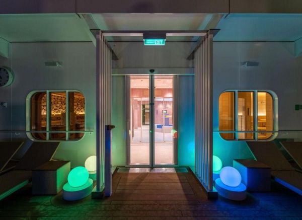 Автоматическая раздвижная дверь dormakaba ST FLEX, двухстворчатая Автоматическая раздвижная дверь dormakaba ST FLEX, двухстворчатая