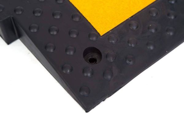 Искусственная дорожная неровность ИДН-500-1 армированная (центральный элемент)