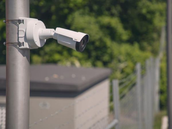 Тепловизионная уличная камера Axis Q1951-E (19 мм)