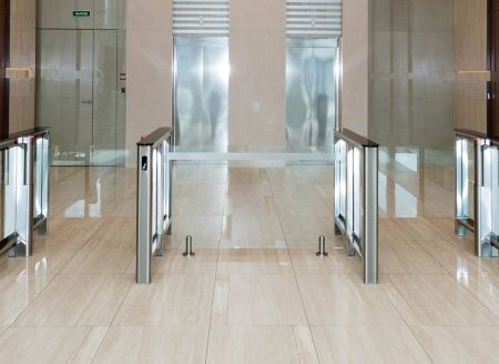 Ограждение PERCo BH06 из закаленного стекла шириной 1500 мм