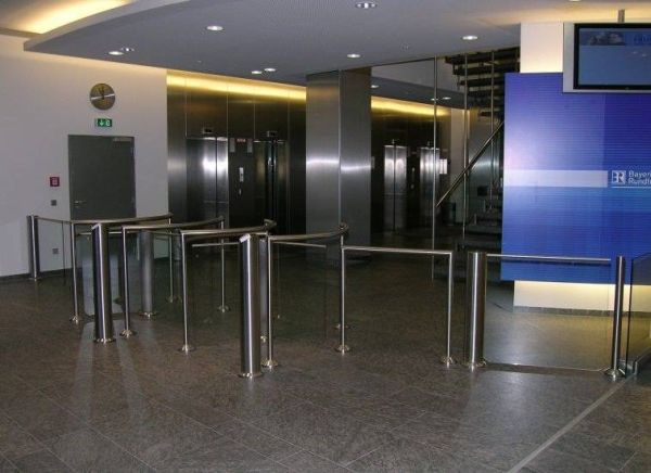 Моторизованная калитка Gotschlich Ikarus Transpa