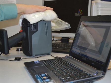 Портативный рамановский анализатор химических веществ и материалов ХимЭксперт