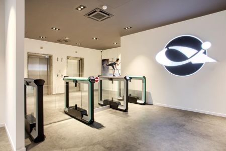 Распашной турникет Magnetic mWing с закаленными створками 600 мм