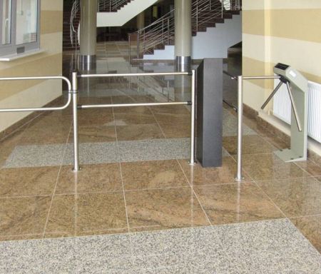 Турникет-трипод PERCo-TTR-04.1G из окрашенной стали, темно-серый (с планками Антипаника)