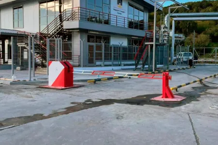 Противотаранный шлагбаум ПШВ-СБ (Л) 4000 вертикальный, электромеханический, 3,5 тонны