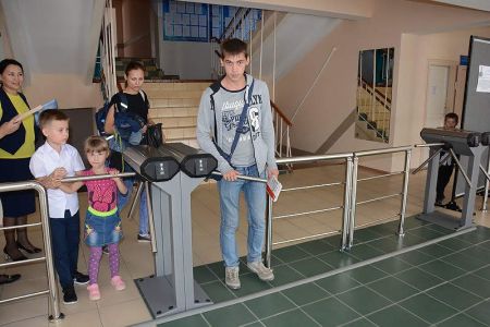 Электронная проходная PERCo-KT02.9 с планками Антипаника