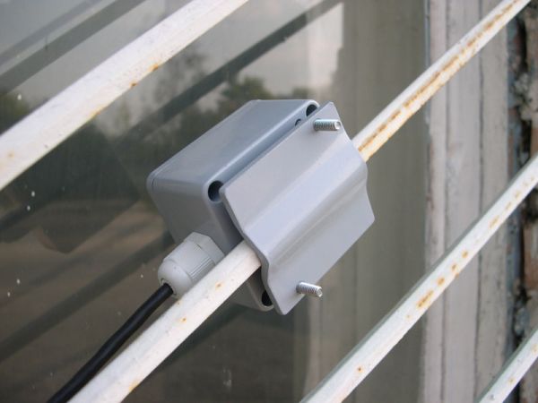 Извещатель охранный вибрационный Паук-В (металл)