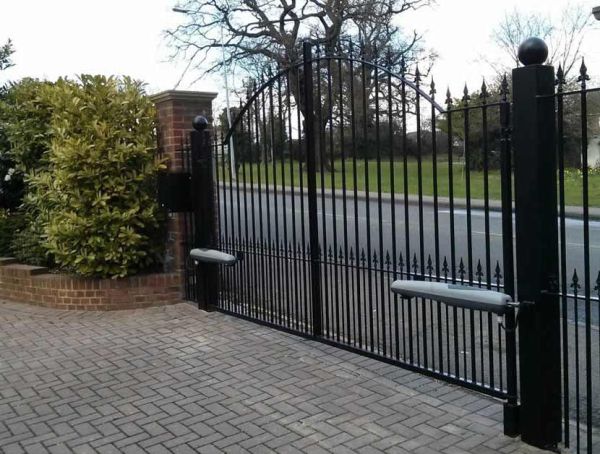 Комплект автоматики для двухстворчатых распашных ворот Came AXO3 Start Combo Classico