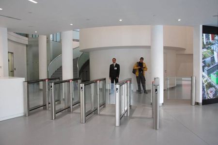 Турникет PERCo-ST-01 "Скоростной проход" с распашными створками PERCo-ATG-300 (ширина створки 300 мм)