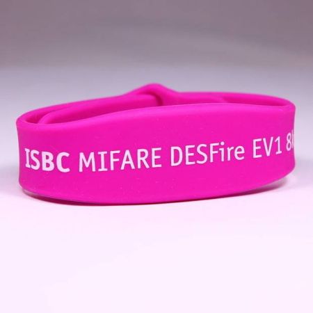 Силиконовый NFC-браслет (с кодировкой, vCard по ТЗ клиента) (жен./дет.)