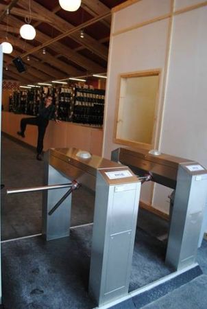 Двухштанговый тумбовый турникет Gotschlich Modul Cross 2-Arm (6MСR2AEC)