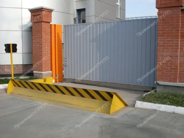 Противотаранная дорожно-заградительная установка ПДЗУ-L-3 с дорожным покрытием
